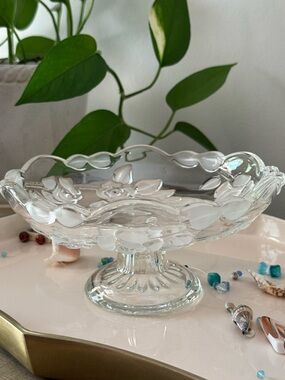 Bella Rosa Footed Mikasa Glass Bowl Vintage